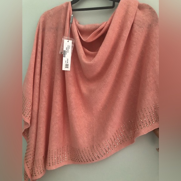 NWT linen light weight shawl or poncho . - Picture 2 of 9